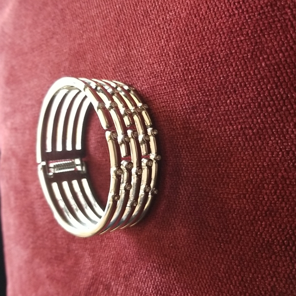 Bracelets Assortment - Picture 12 of 14